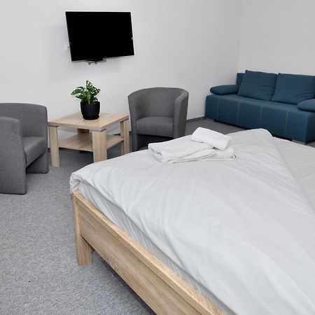 Pokoje, Apartamenty, Restauracja Marcus Oborniki Luaran gambar
