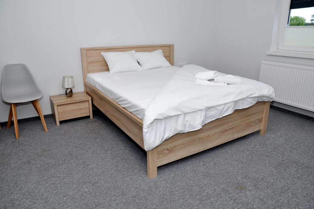 Pokoje, Apartamenty, Restauracja Marcus Oborniki Luaran gambar