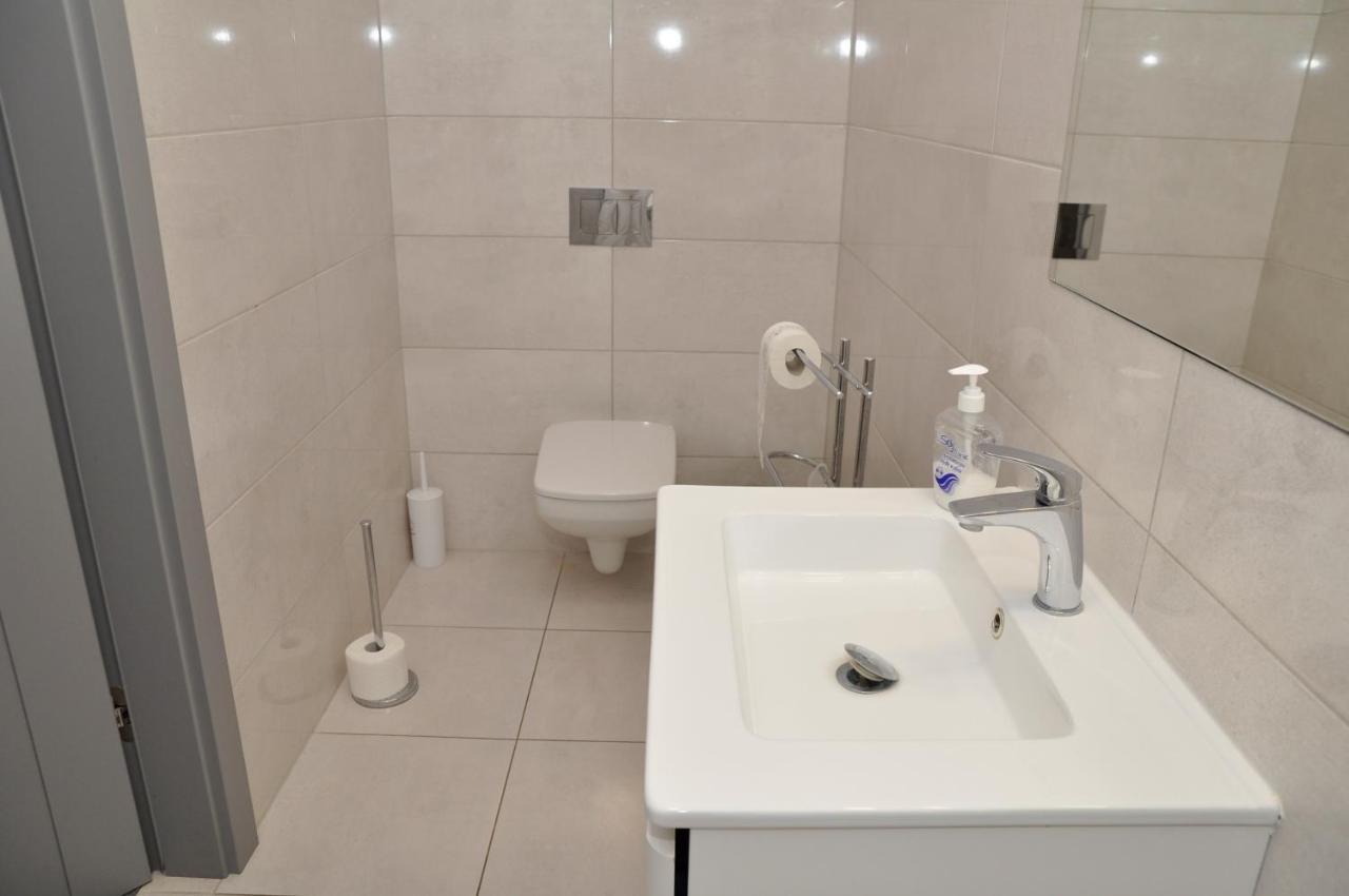 Pokoje, Apartamenty, Restauracja Marcus Oborniki Luaran gambar